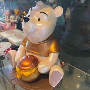 Master Craft - Winnie the Pooh Statue.