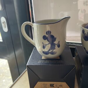 Melk kannetje met Mickey patroon - Heeft een grijs/groenige gloed. Bekijk de foto.