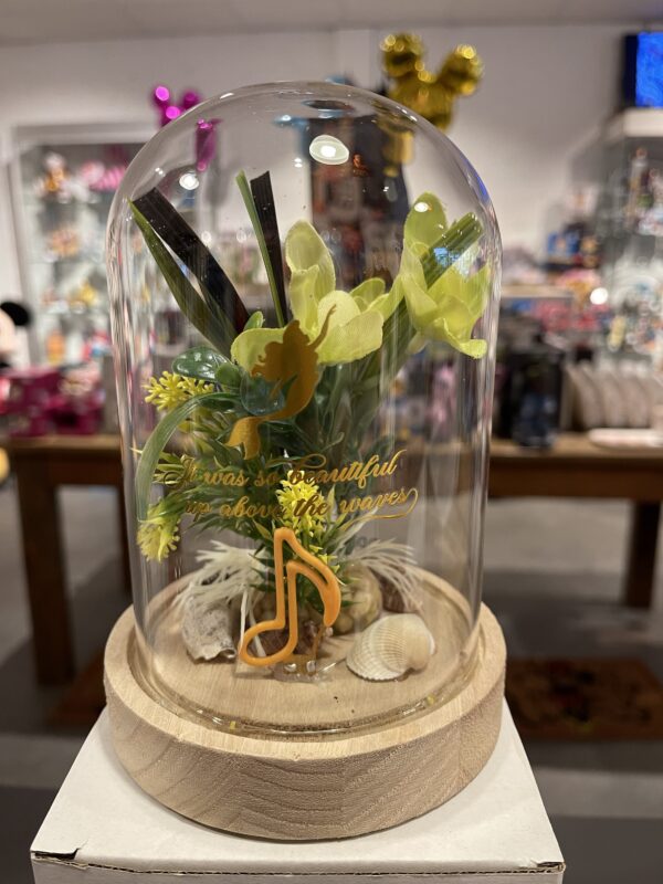 Ariel - Glazen stolp met bloem en licht.